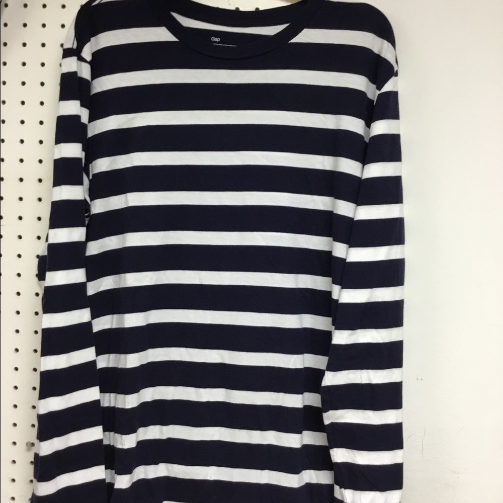 Gap t shirt